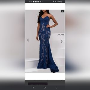 Jovani gown. This dress is absolutely stunning 😍